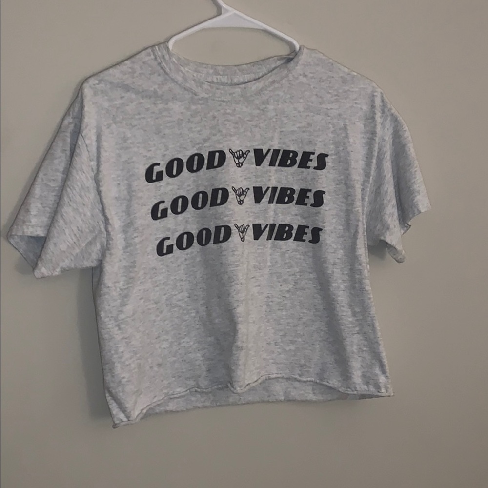 grey brandy melville good vibes shirt